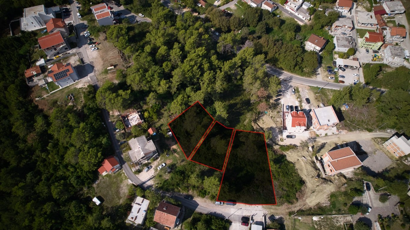 Plac-sa-gradjevinskom-dozvolom-u-Tivtu-1 Plac 1.982 m² – Tivat — fotografija 2