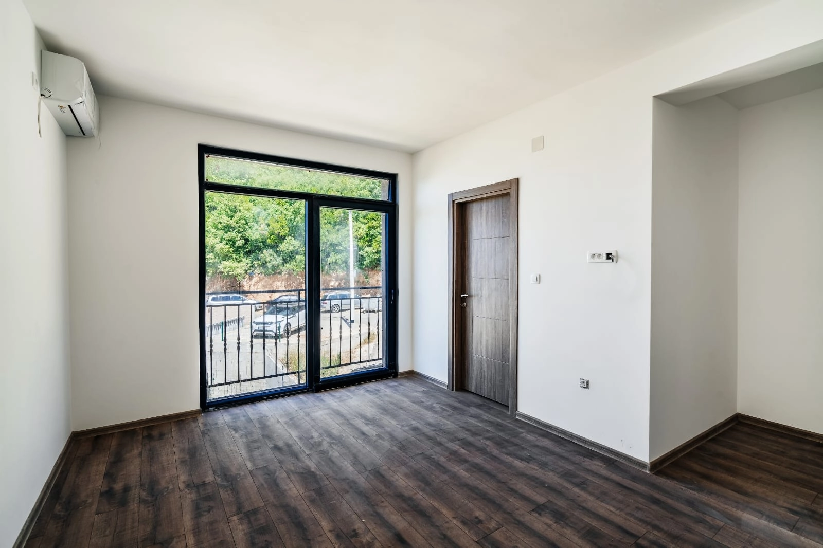 Mini-hotel-sa-20-soba-i-pogledom-na-more-Seoce-Budva-5 Hotel 1.530 m² – Seoce, Budva — fotografija 6