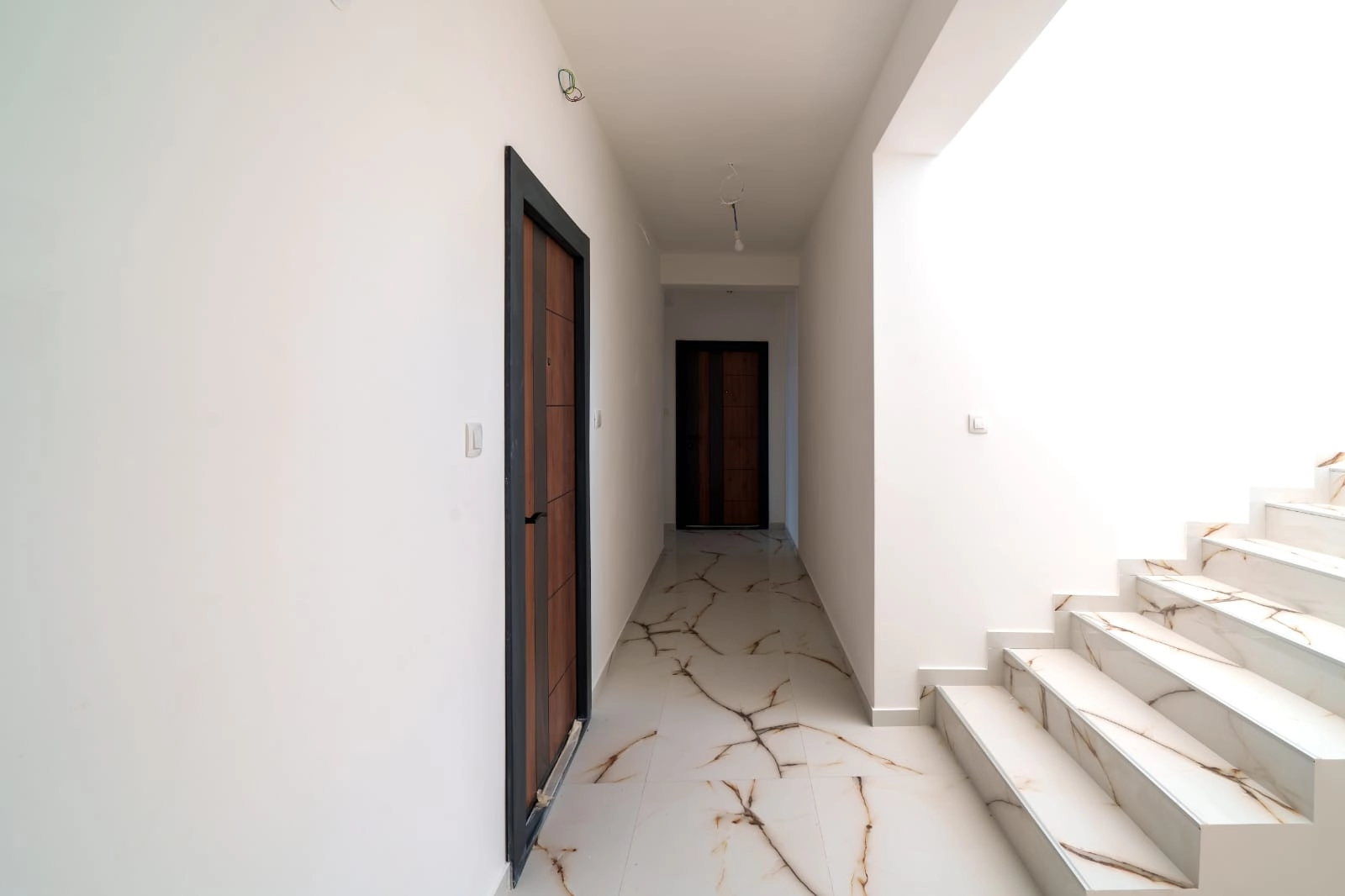 Mini-hotel-sa-20-soba-i-pogledom-na-more-Seoce-Budva-6 Hotel 1.530 m² – Seoce, Budva — fotografija 7