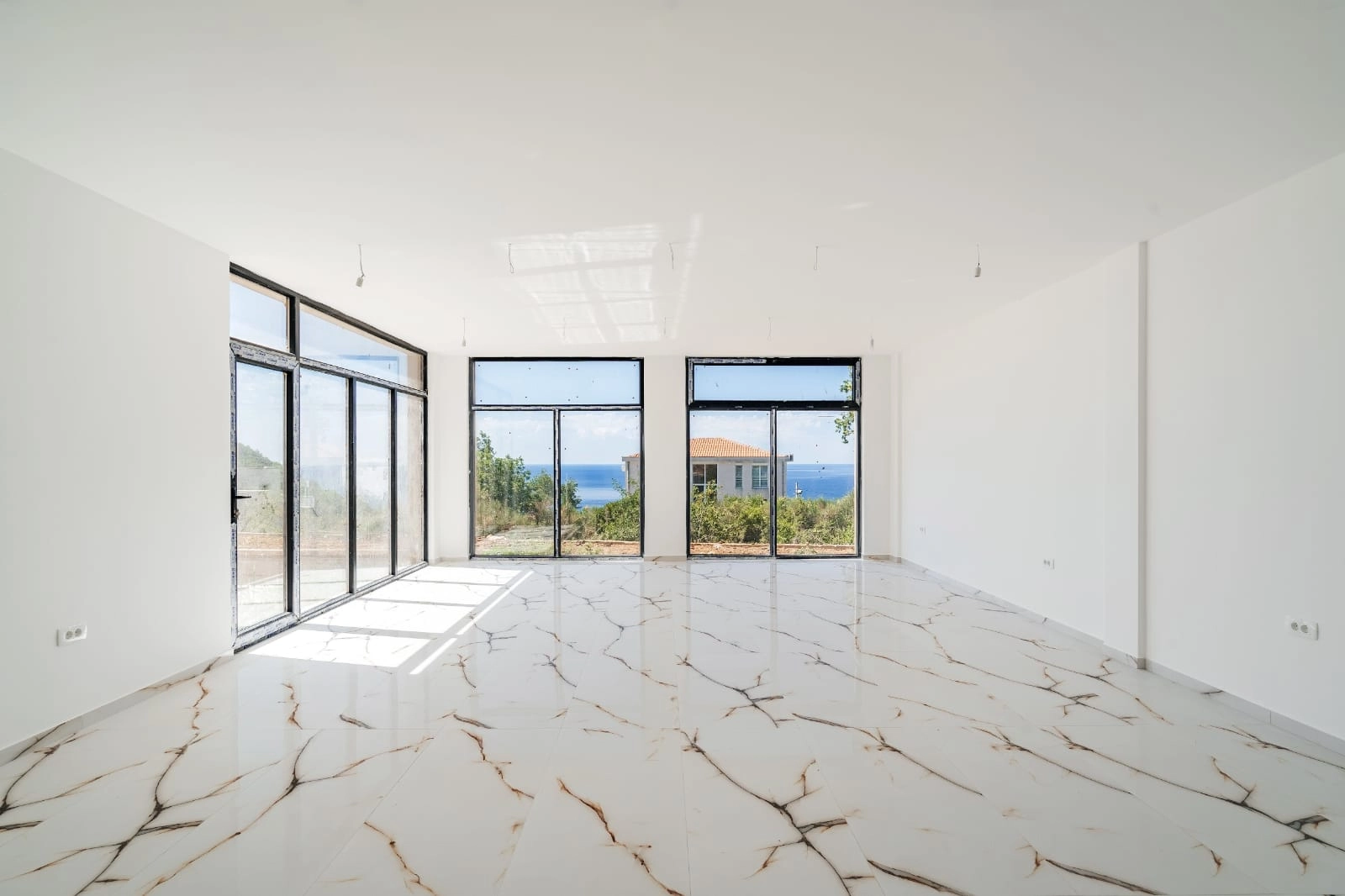 Mini-hotel-sa-20-soba-i-pogledom-na-more-Seoce-Budva-9 Hotel 1.530 m² – Seoce, Budva — fotografija 10