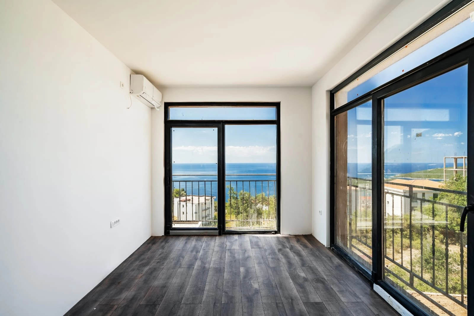 Mini-hotel-sa-20-soba-i-pogledom-na-more-Seoce-Budva-10 Hotel 1.530 m² – Seoce, Budva — fotografija 11