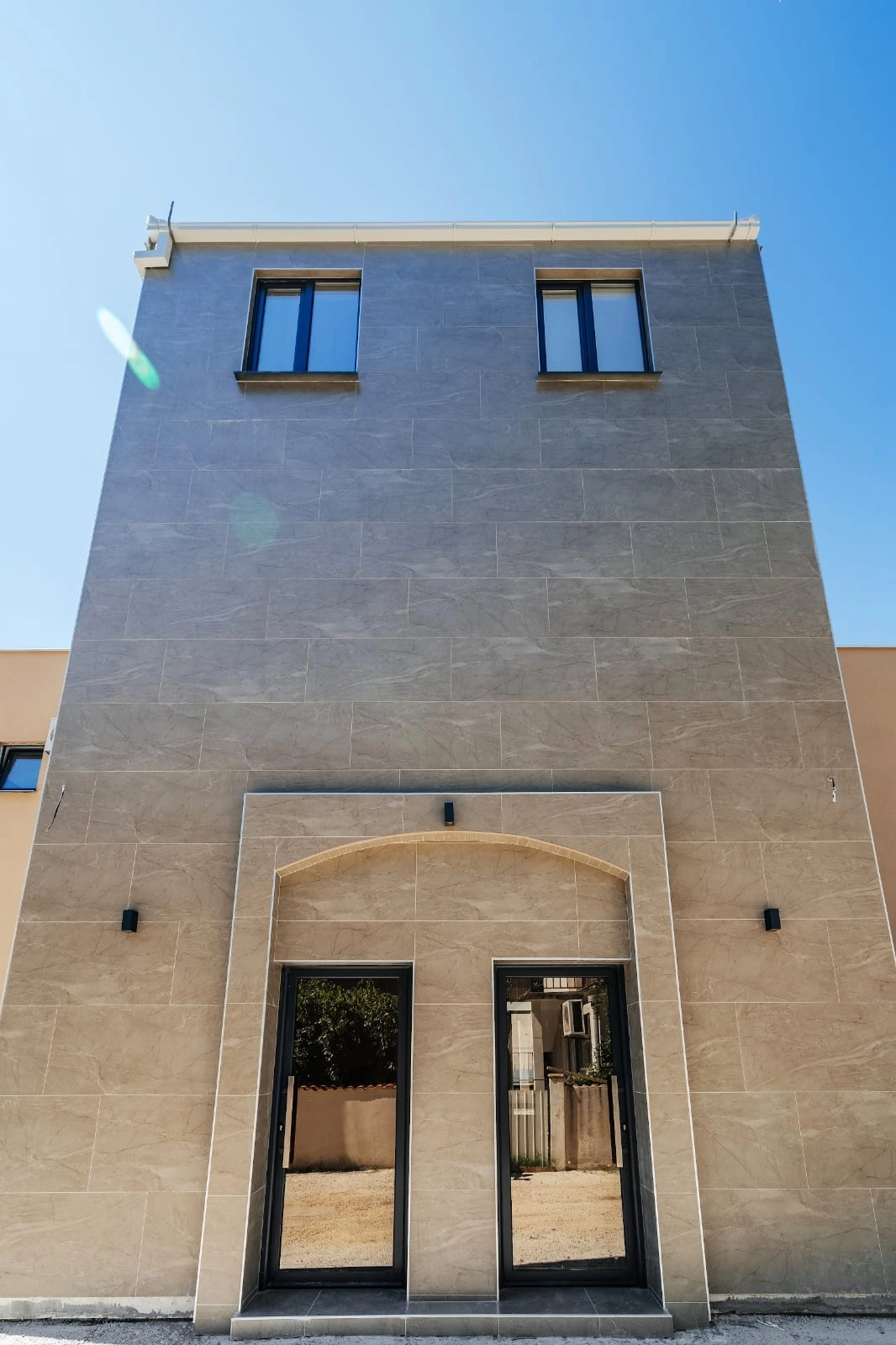 Mini-hotel-sa-20-soba-i-pogledom-na-more-Seoce-Budva-15 Hotel 1.530 m² – Seoce, Budva — fotografija 16