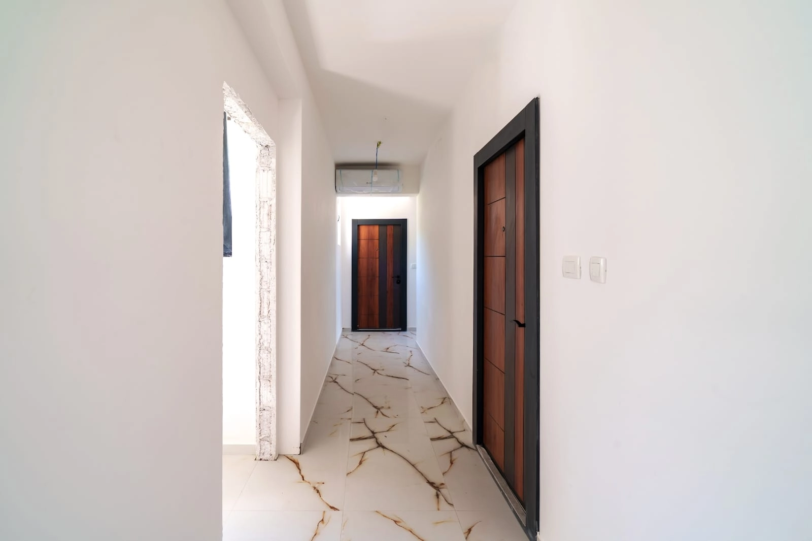 Mini-hotel-sa-20-soba-i-pogledom-na-more-Seoce-Budva-16 Hotel 1.530 m² – Seoce, Budva — fotografija 17