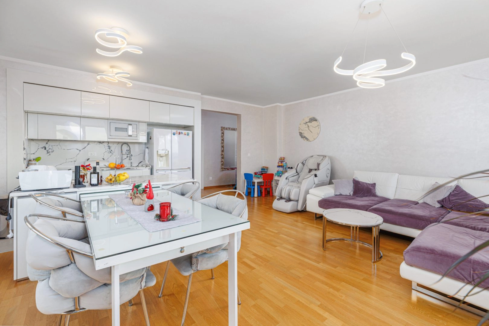 Penthaus-sa-pogledom-na-more-u-Becicima-Budva-13 Trosoban stan 463 m² – Bečići, Budva — fotografija 14