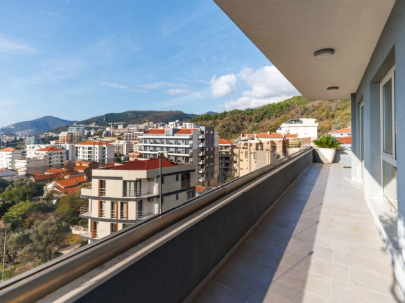 Trosoban stan 463 m² – Bečići, Budva — fotografija 15