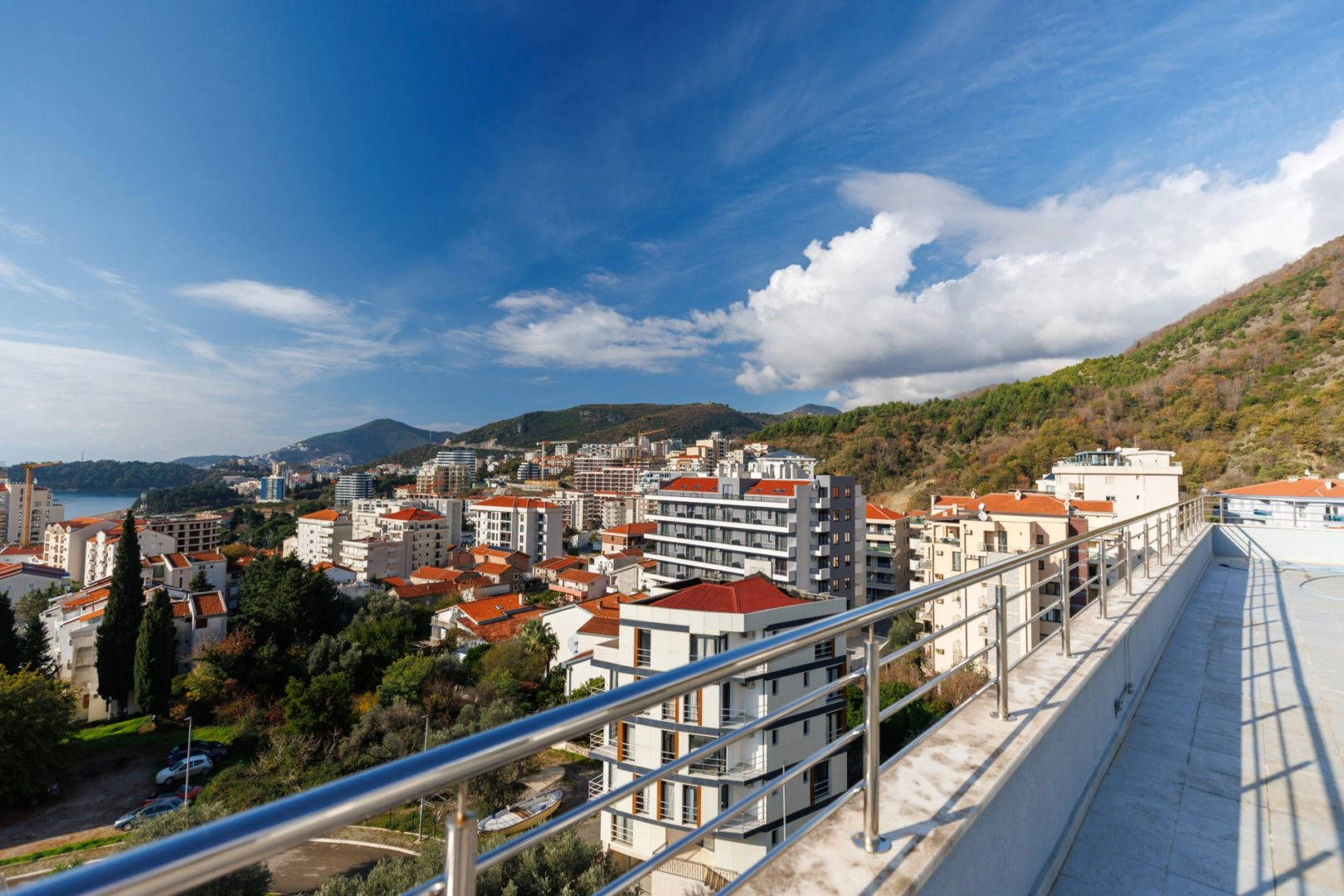 Penthaus-sa-pogledom-na-more-u-Becicima-Budva-19 Trosoban stan 463 m² – Bečići, Budva — fotografija 20