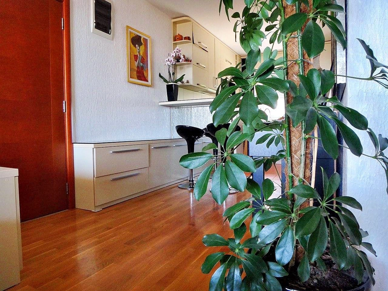 Trosoban-stan-sa-terasom-u-Budvi-2 Trosoban stan 100 m² – Lazi, Budva — fotografija 3