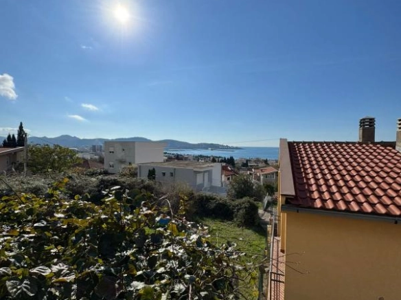 Kuća sa baštom u Šušnju