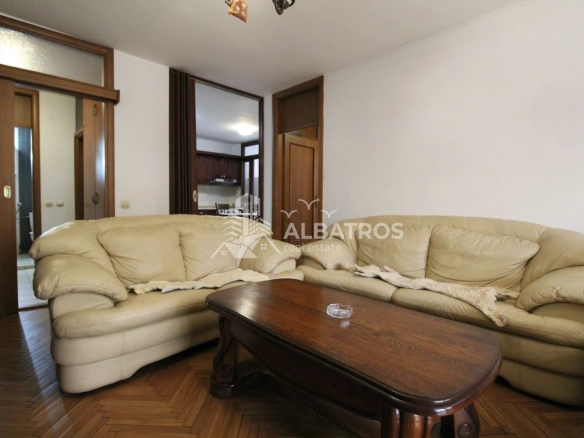 Trosoban stan 99 m² u centru Bara