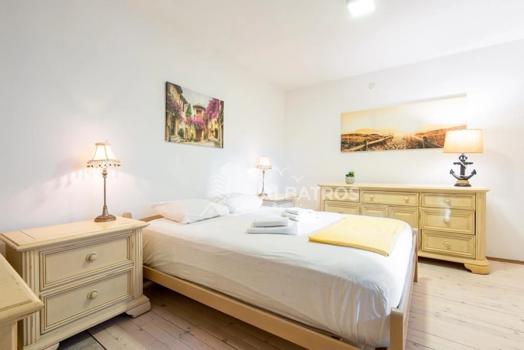 Trospratna-kamena-kuca-sa-dvoristem-Dobra-Voda-Bar-5 Izdavanje: Kuća 600 m² – Dobra Voda, Bar — fotografija 6
