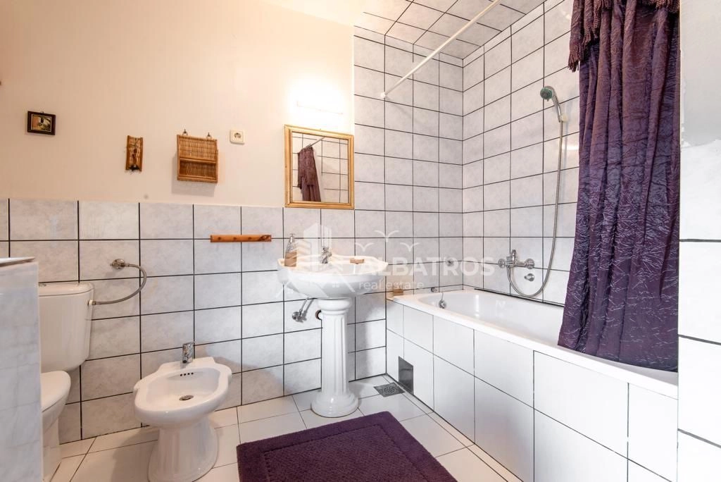 Trospratna-kamena-kuca-sa-dvoristem-Dobra-Voda-Bar-8 Izdavanje: Kuća 600 m² – Dobra Voda, Bar — fotografija 9