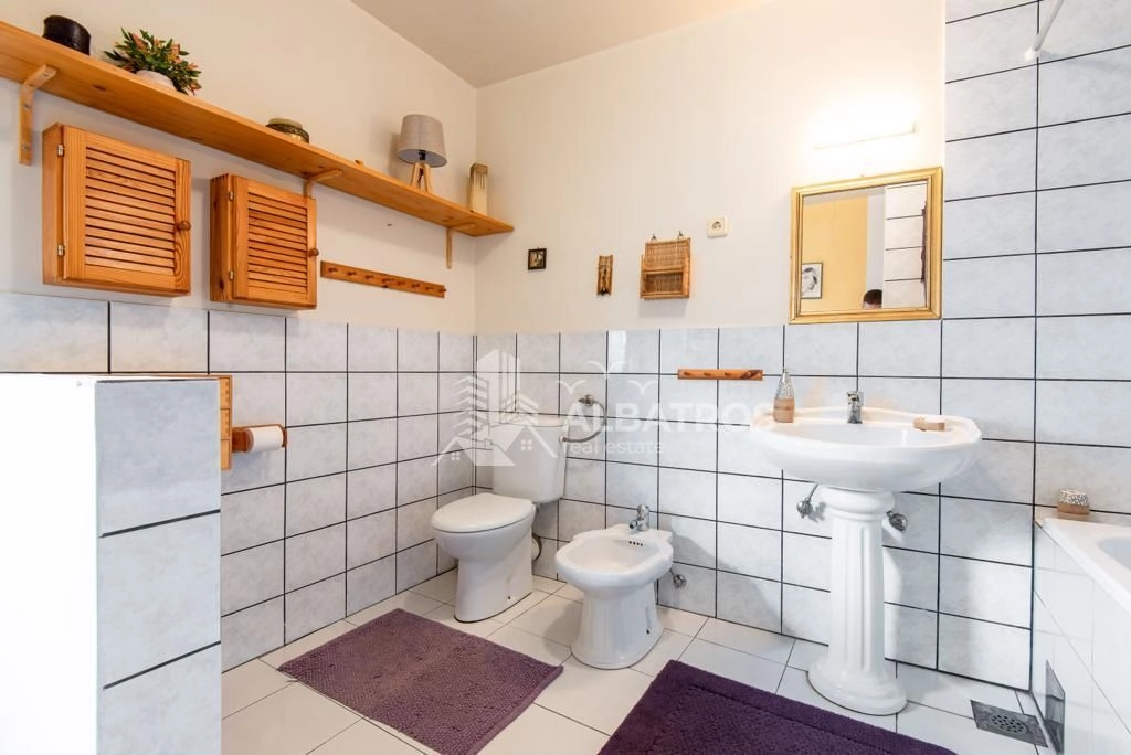 Trospratna-kamena-kuca-sa-dvoristem-Dobra-Voda-Bar-9 Izdavanje: Kuća 600 m² – Dobra Voda, Bar — fotografija 10