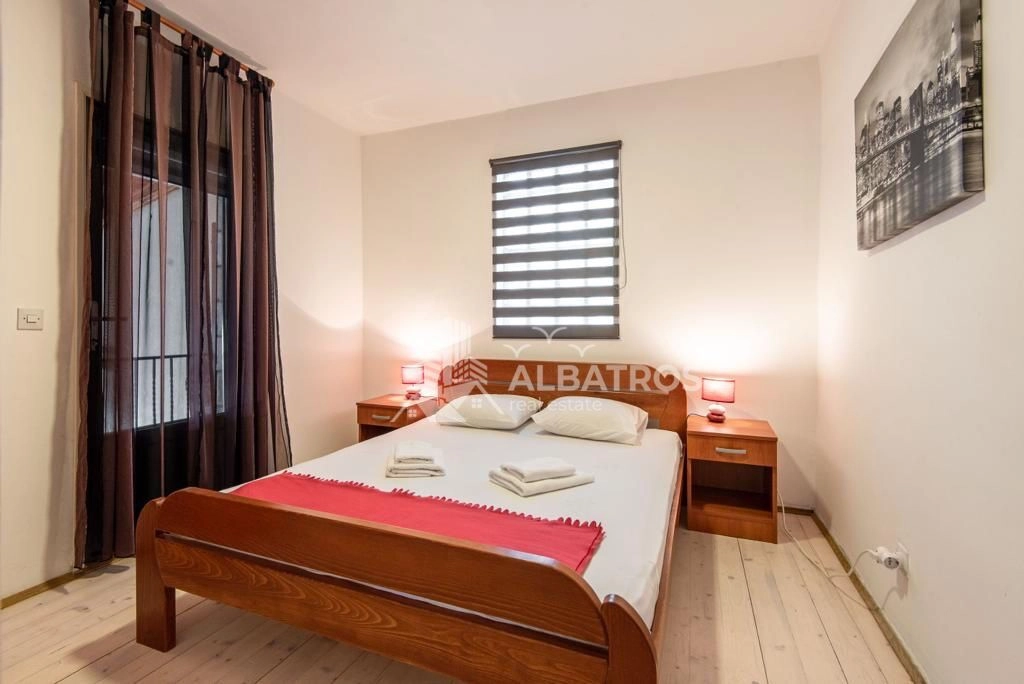 Trospratna-kamena-kuca-sa-dvoristem-Dobra-Voda-Bar-10 Izdavanje: Kuća 600 m² – Dobra Voda, Bar — fotografija 11