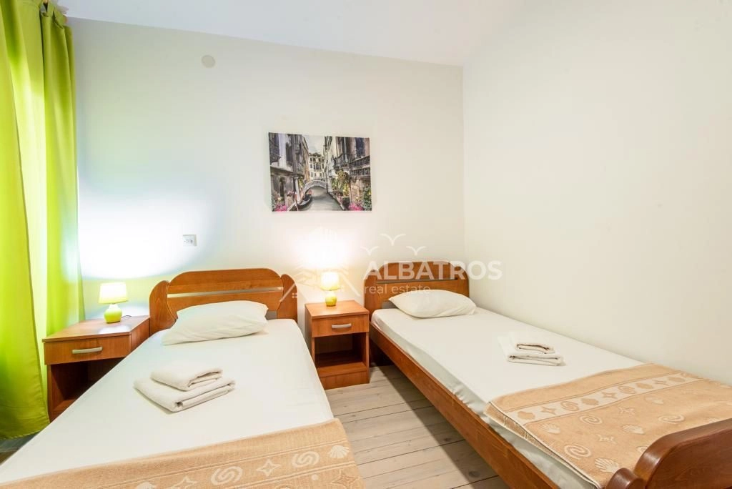 Trospratna-kamena-kuca-sa-dvoristem-Dobra-Voda-Bar-12 Izdavanje: Kuća 600 m² – Dobra Voda, Bar — fotografija 13