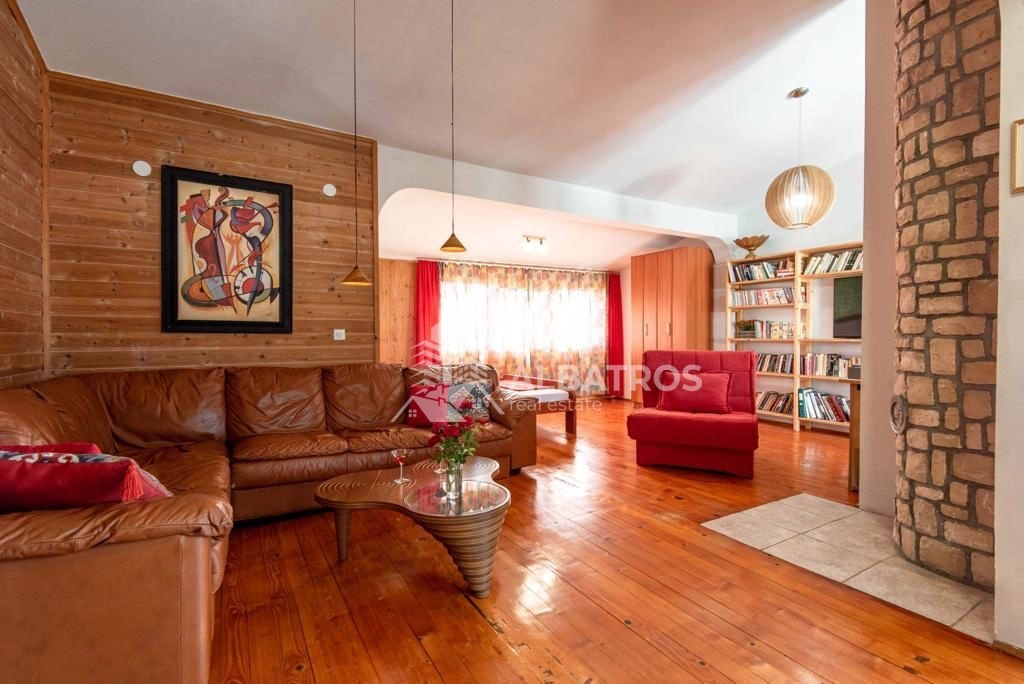 Trospratna-kamena-kuca-sa-dvoristem-Dobra-Voda-Bar-13 Izdavanje: Kuća 600 m² – Dobra Voda, Bar — fotografija 14