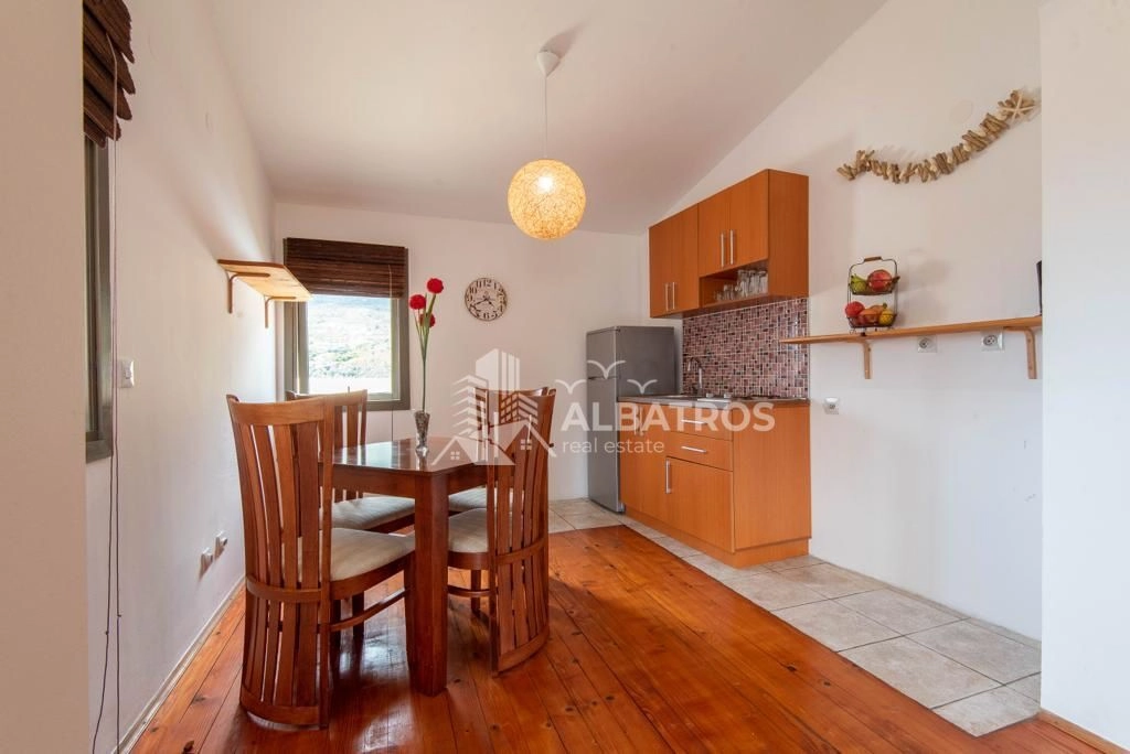 Trospratna-kamena-kuca-sa-dvoristem-Dobra-Voda-Bar-17 Izdavanje: Kuća 600 m² – Dobra Voda, Bar — fotografija 18