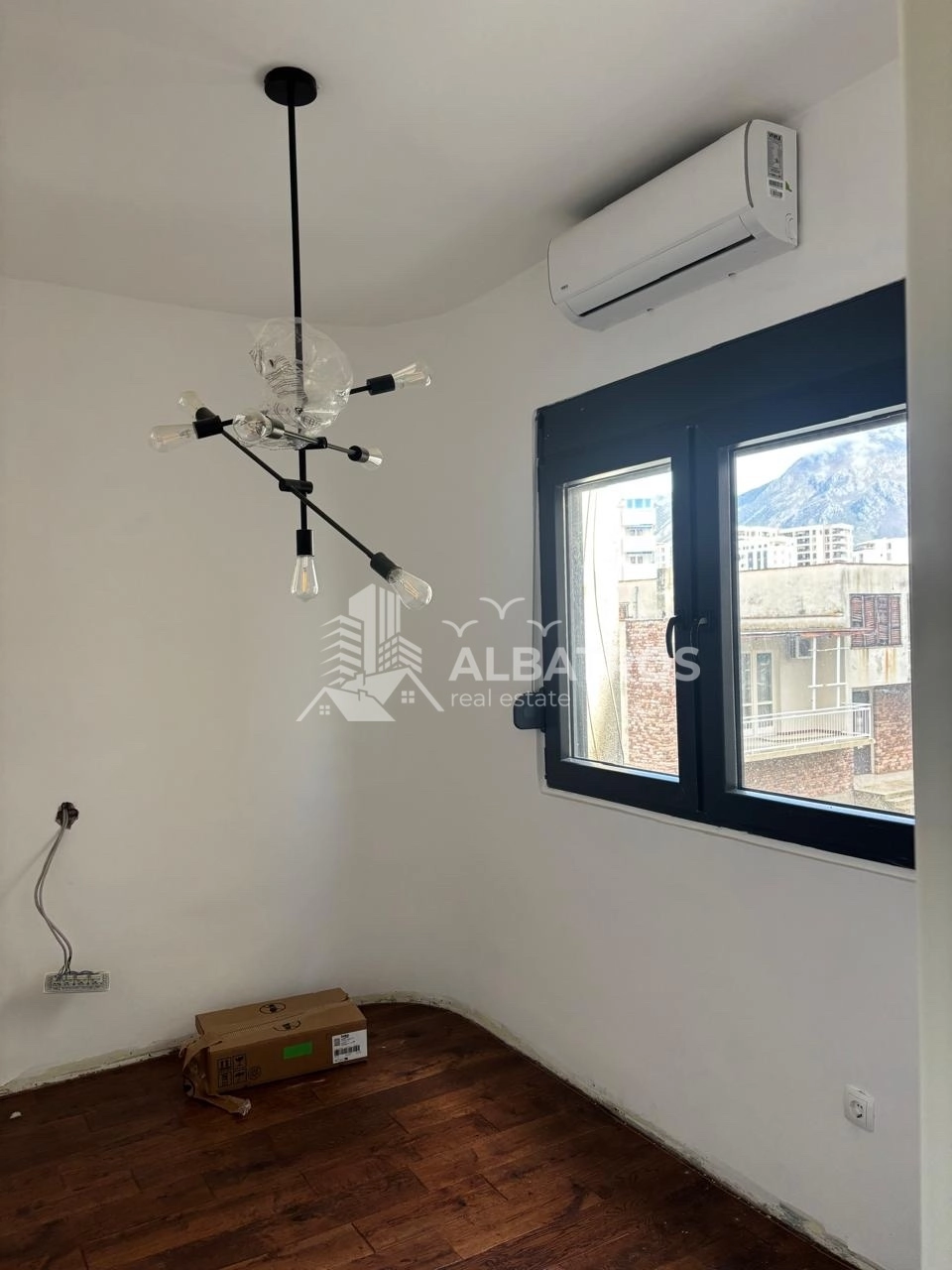 Poslovni prostor 34 m² u centru Bara
