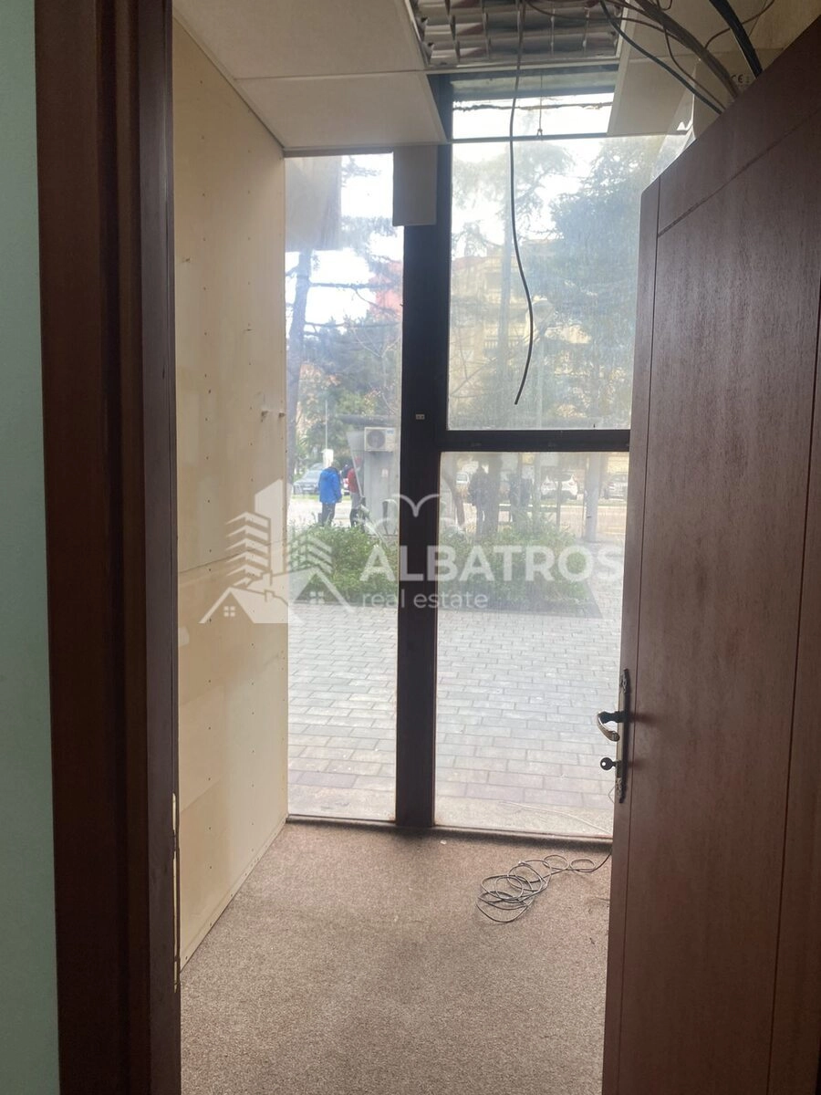 Poslovni-prostor-u-centru-Bara-5 Izdavanje: Poslovni prostor – Bar — fotografija 6
