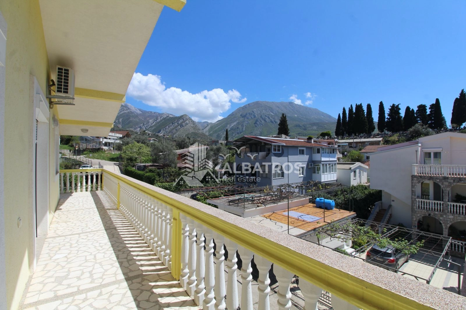 Trosoban-stan-na-drugom-spratu-kuce-Celuga-Bar-14 Izdavanje: Trosoban stan 130 m² – Čeluga, Bar — fotografija 15