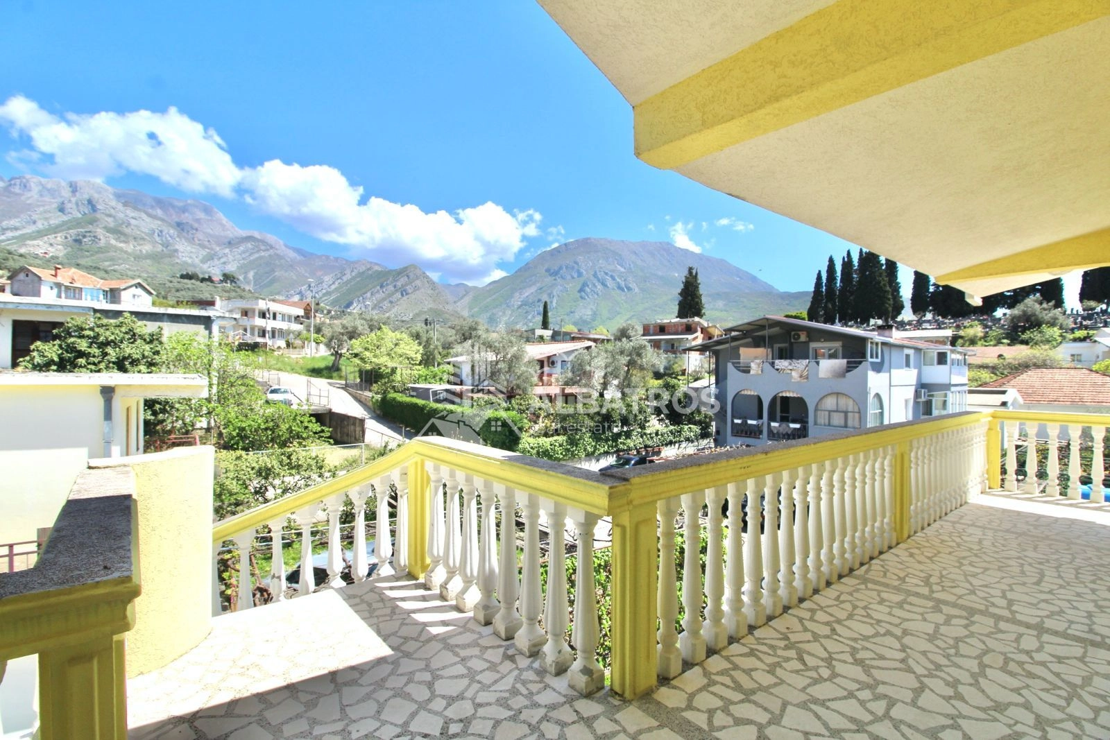Trosoban-stan-na-drugom-spratu-kuce-Celuga-Bar-17 Izdavanje: Trosoban stan 130 m² – Čeluga, Bar — fotografija 18