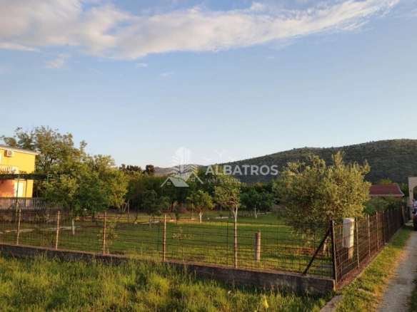 Kuća sa voćnjakom na placu u Tombi, Bar — fotografija 3