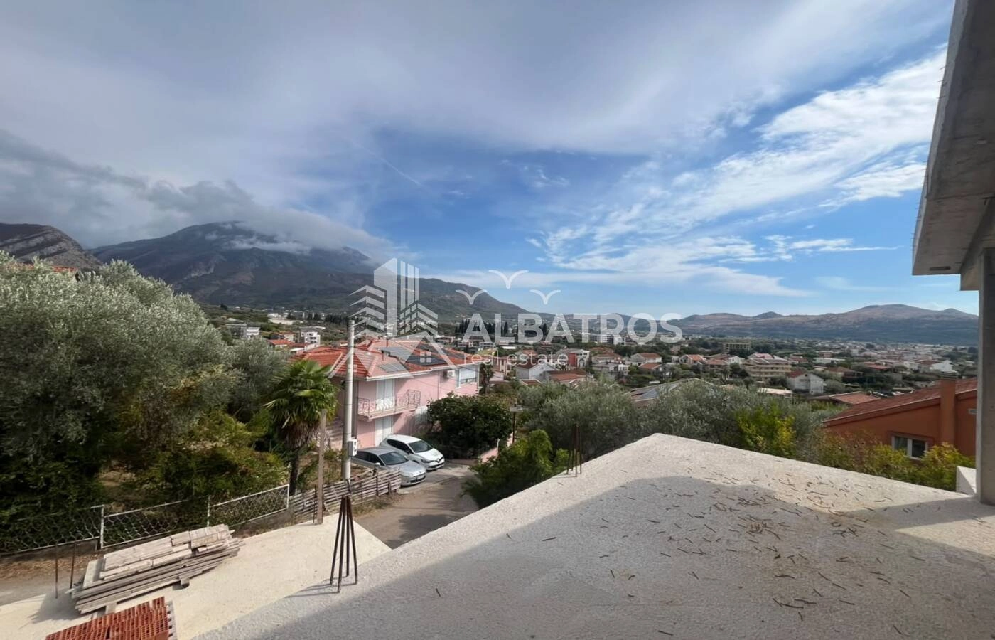 Kuca-na-tri-nivoa-sa-bazenom-Bjelisi-Bar-3 Kuća 92 m² – Bjeliši, Bar — fotografija 4