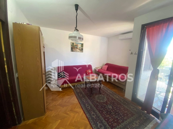 Garsonjera 27 m² u centru Bara