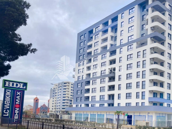 Dvosoban stan 74 m² u centru Bara