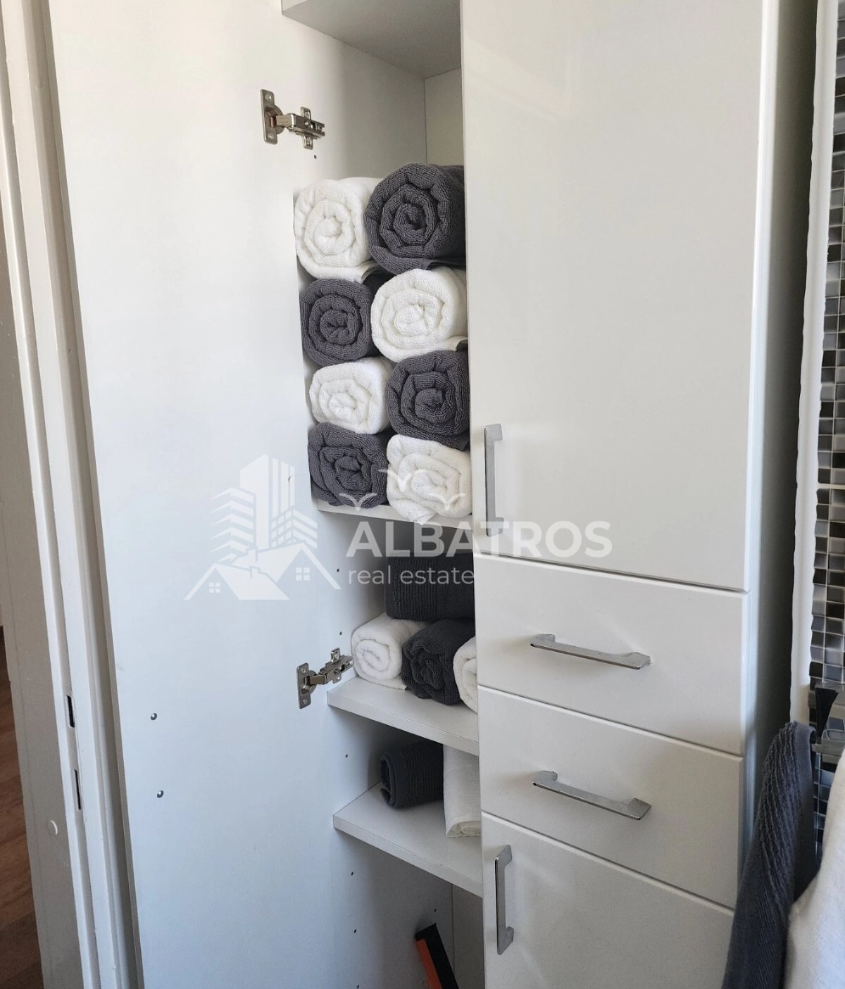 Izdavanje: Dvosoban stan 80 m² – Bar — fotografija 12