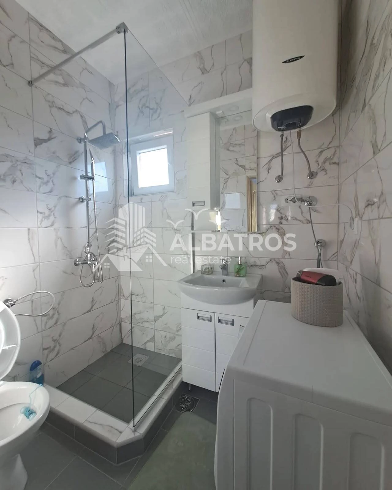 Garsonjera-u-novogradnji-na-Susnju-Bar-4 Izdavanje: Stan 35 m² – Šušanj, Bar — fotografija 5