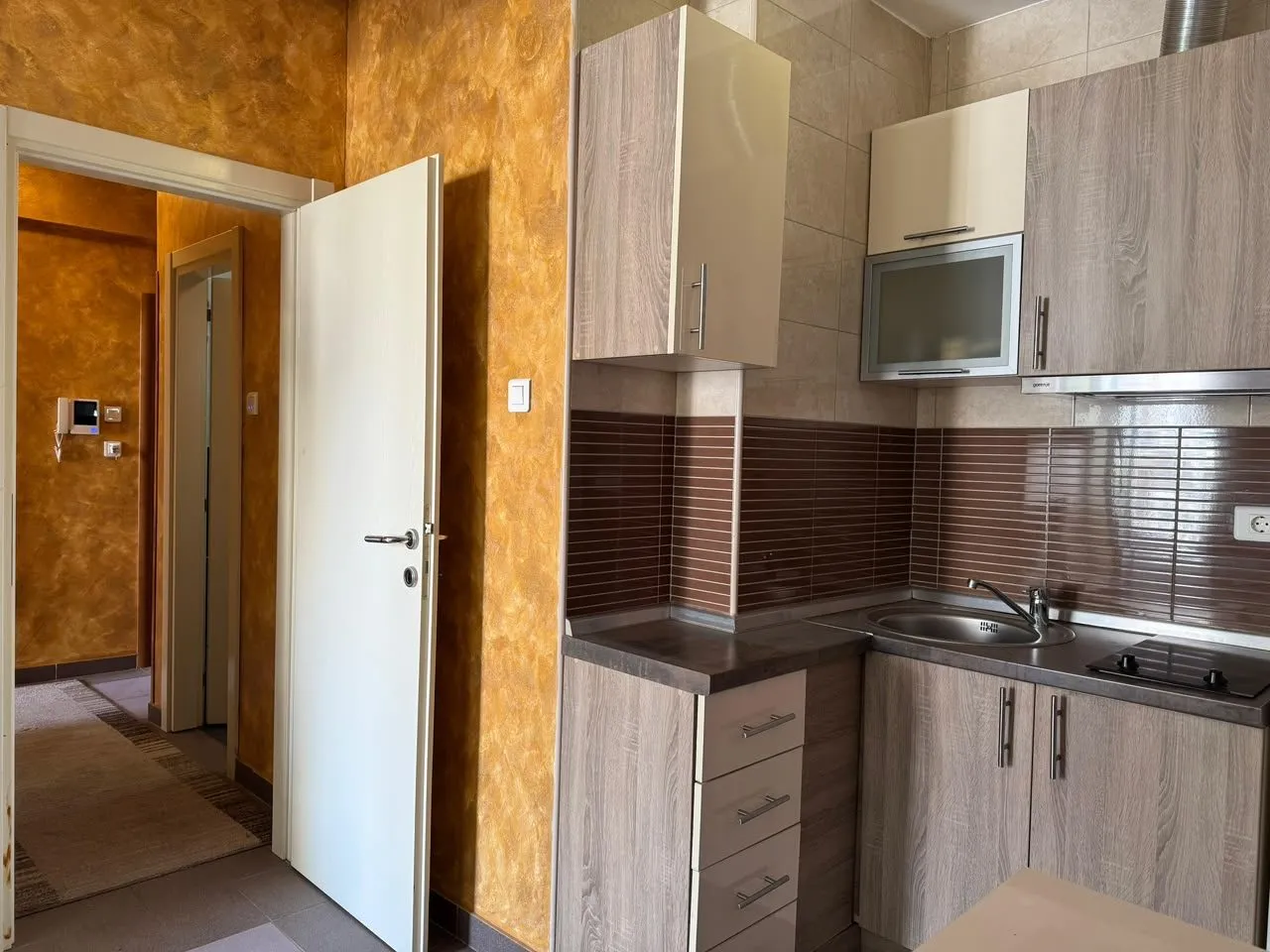 Jednosoban-stan-za-izdavanje-u-Budvi-blizu-plaze-TQ-9 Izdavanje: Jednosoban stan 40 m² – Budva — fotografija 10
