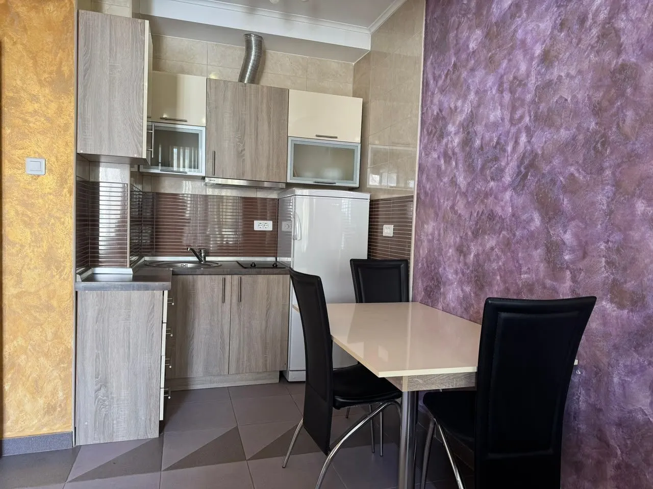 Jednosoban-stan-za-izdavanje-u-Budvi-blizu-plaze-TQ-13 Izdavanje: Jednosoban stan 40 m² – Budva — fotografija 14