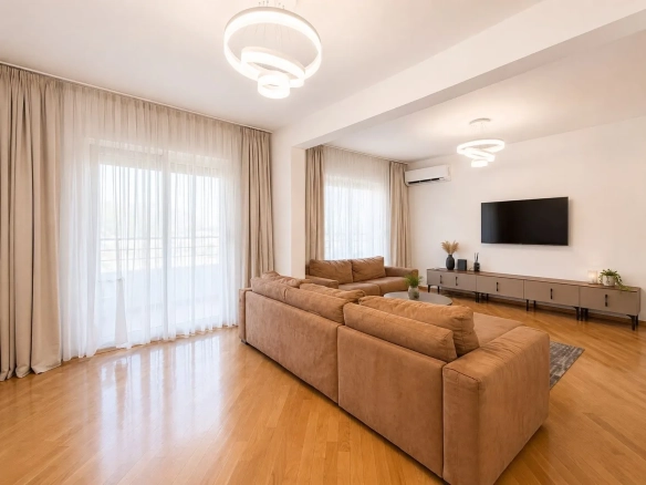 Izdavanje: Trosoban stan 150 m² – Lazi, Budva — fotografija 3