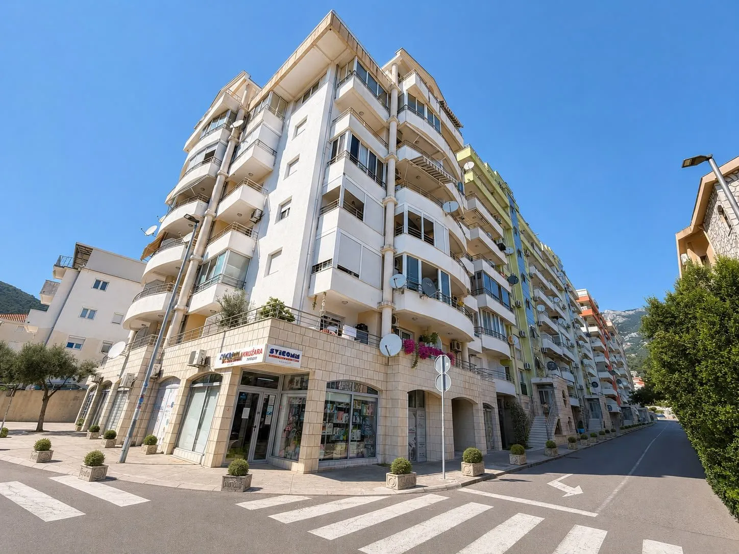 Izdavanje: Trosoban stan 150 m² – Lazi, Budva — fotografija 10