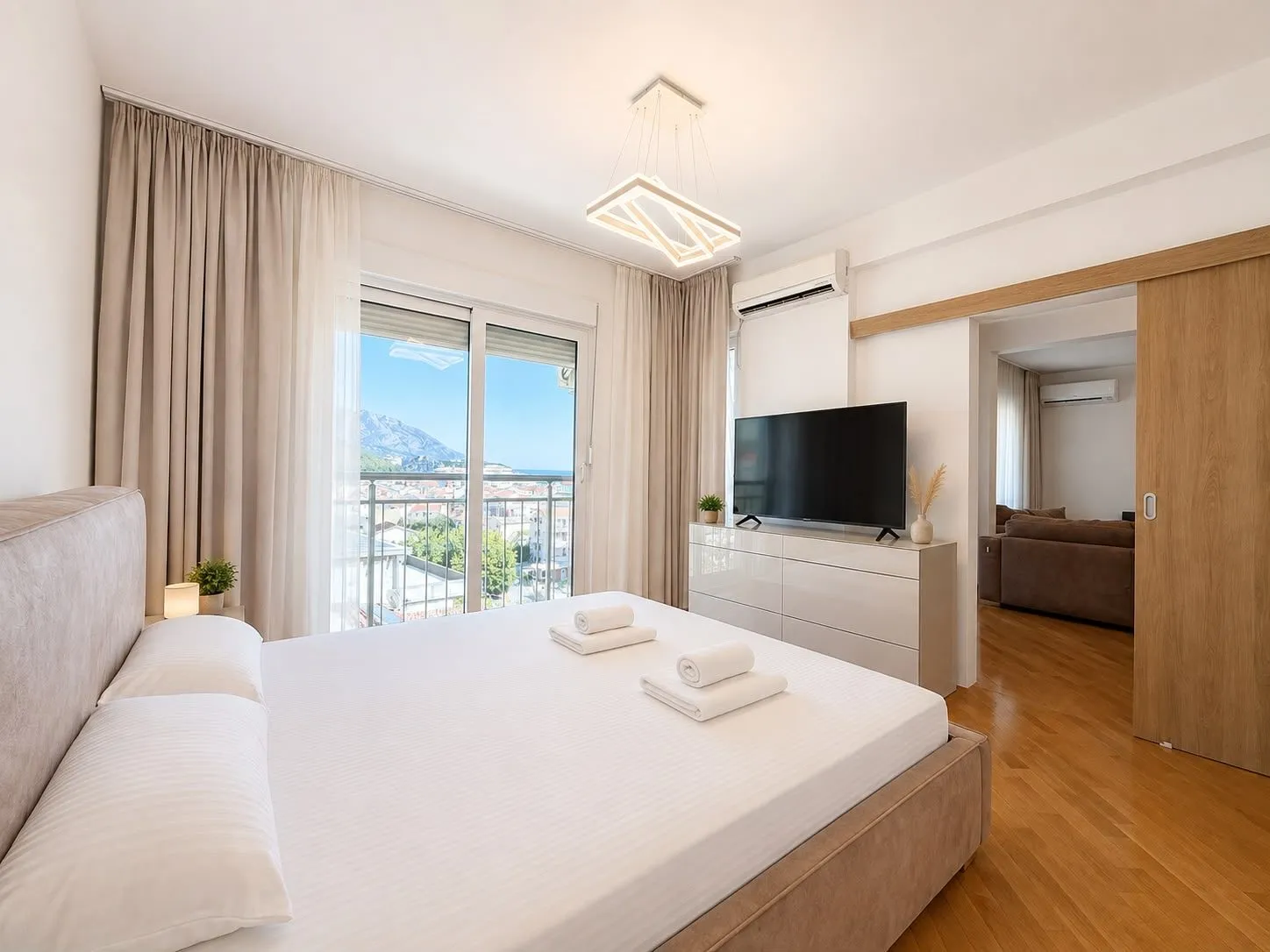 Izdavanje: Trosoban stan 150 m² – Lazi, Budva — fotografija 13