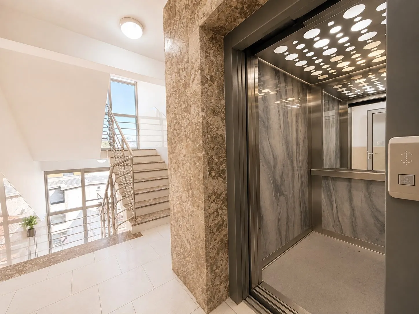 Izdavanje: Trosoban stan 150 m² – Lazi, Budva — fotografija 14