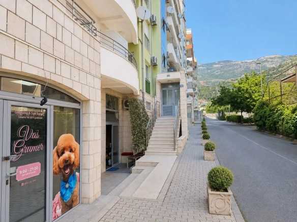 Izdavanje: Trosoban stan 150 m² – Lazi, Budva — fotografija 18