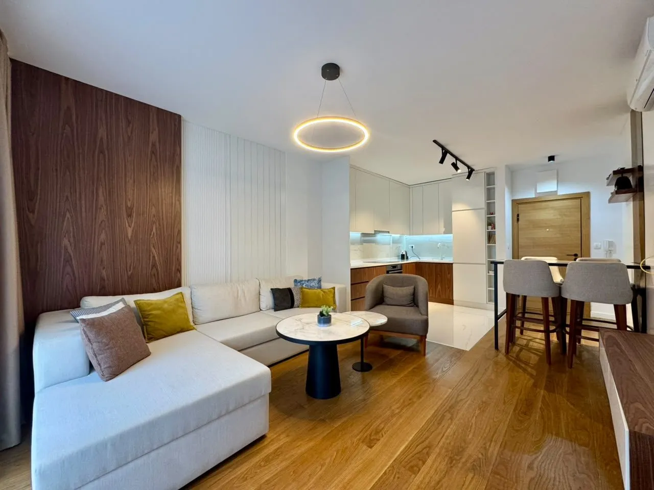 Dvosoban-stan-u-centru-Budve-4 Izdavanje: Dvosoban stan 67 m² – Budva — fotografija 5