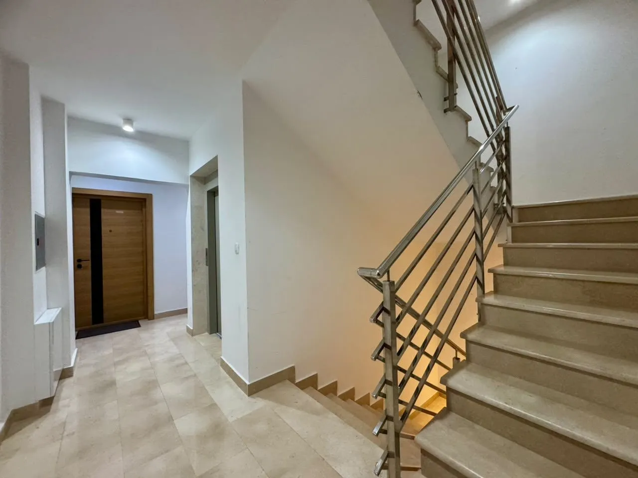 Dvosoban-stan-u-centru-Budve-15 Izdavanje: Dvosoban stan 67 m² – Budva — fotografija 16