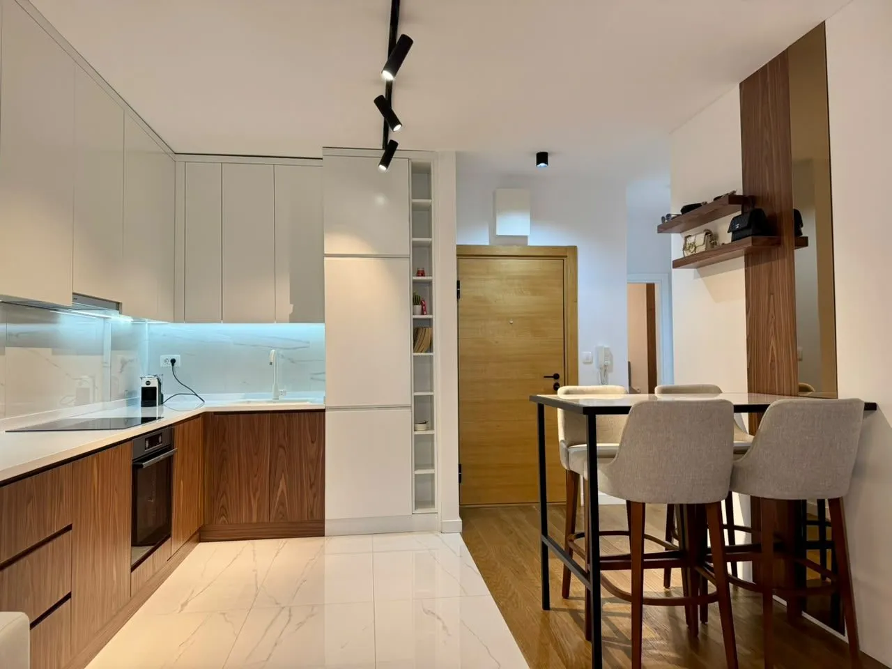 Dvosoban-stan-u-centru-Budve-17 Izdavanje: Dvosoban stan 67 m² – Budva — fotografija 18