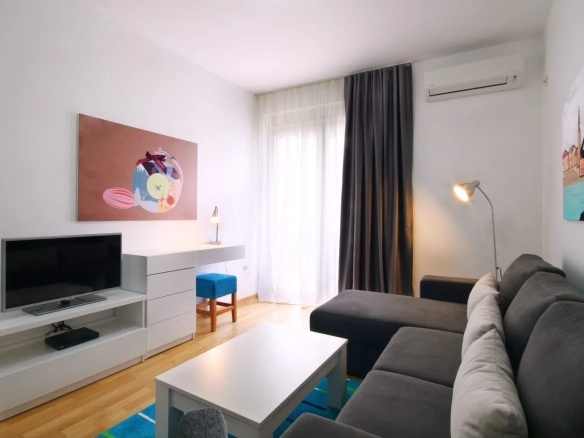 Izdavanje: Dvosoban stan 50 m² – Gospoština, Budva — fotografija 5