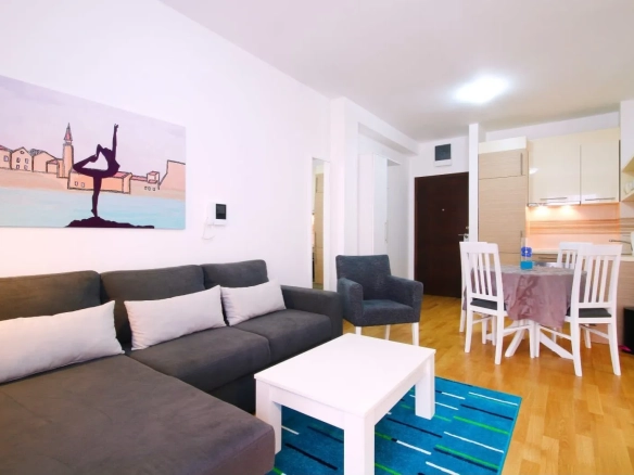Izdavanje: Dvosoban stan 50 m² – Gospoština, Budva — fotografija 8