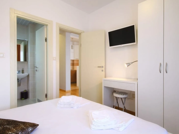 Izdavanje: Dvosoban stan 75 m² – Gospoština, Budva — fotografija 2