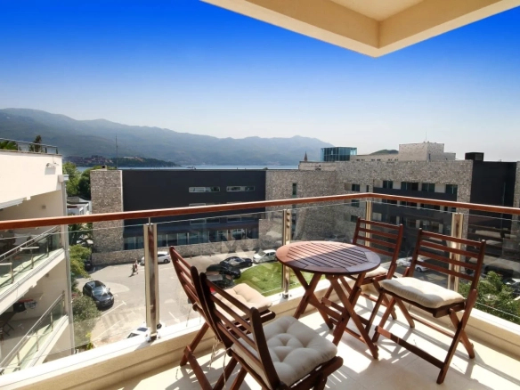 Izdavanje: Dvosoban stan 75 m² – Gospoština, Budva — fotografija 5