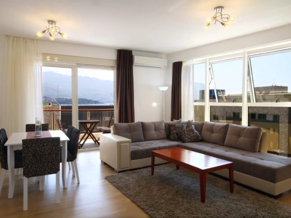 Izdavanje: Dvosoban stan 75 m² – Gospoština, Budva — fotografija 7