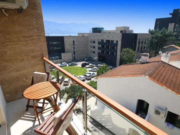 Izdavanje: Dvosoban stan 75 m² – Gospoština, Budva — fotografija 11
