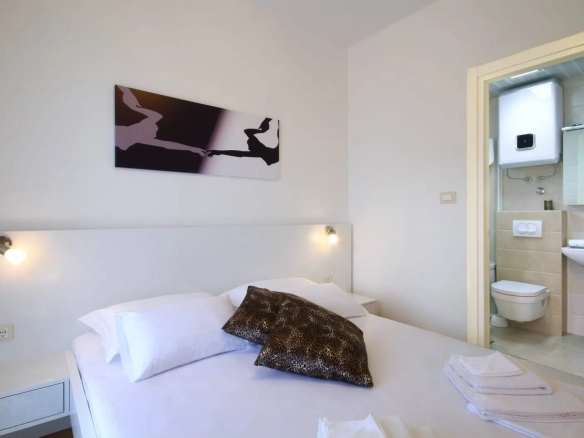Izdavanje: Dvosoban stan 75 m² – Gospoština, Budva — fotografija 12