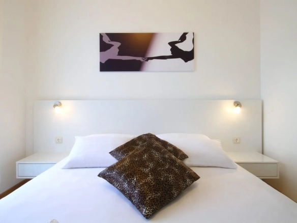 Izdavanje: Dvosoban stan 75 m² – Gospoština, Budva — fotografija 13