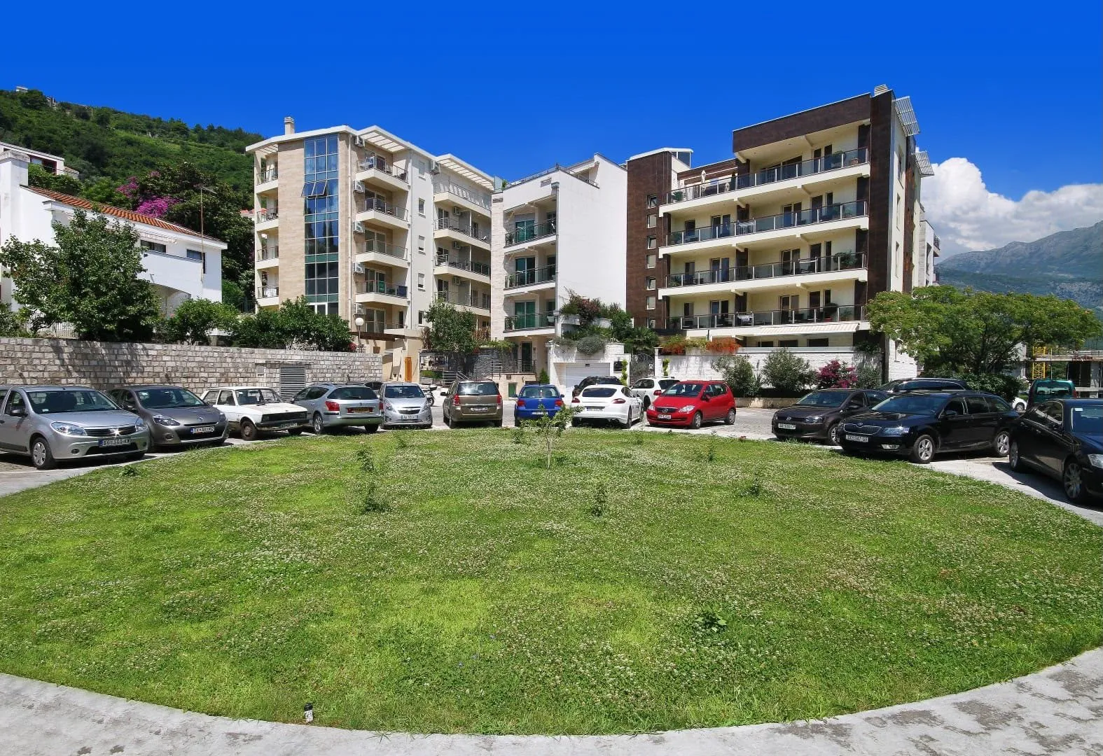 Moderan-dvosoban-stan-za-izdavanje-u-Budvi-15 Izdavanje: Dvosoban stan 75 m² – Gospoština, Budva — fotografija 16