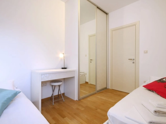 Izdavanje: Dvosoban stan 75 m² – Gospoština, Budva — fotografija 18